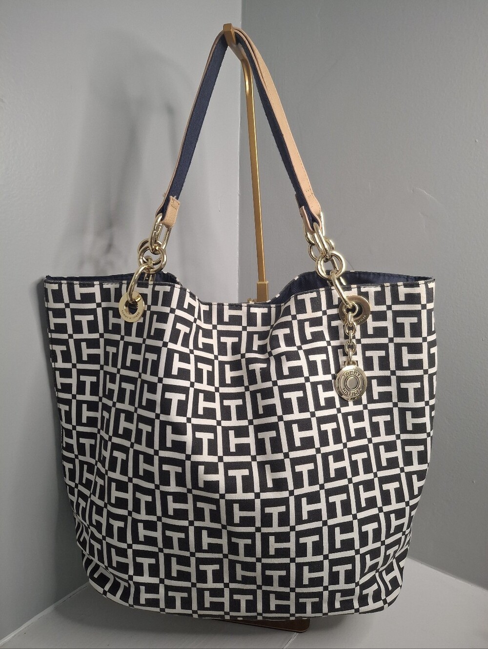 Tommy Hilfiger TH Monogram Gold Chain Shopper Tote Bag EUC Like New
